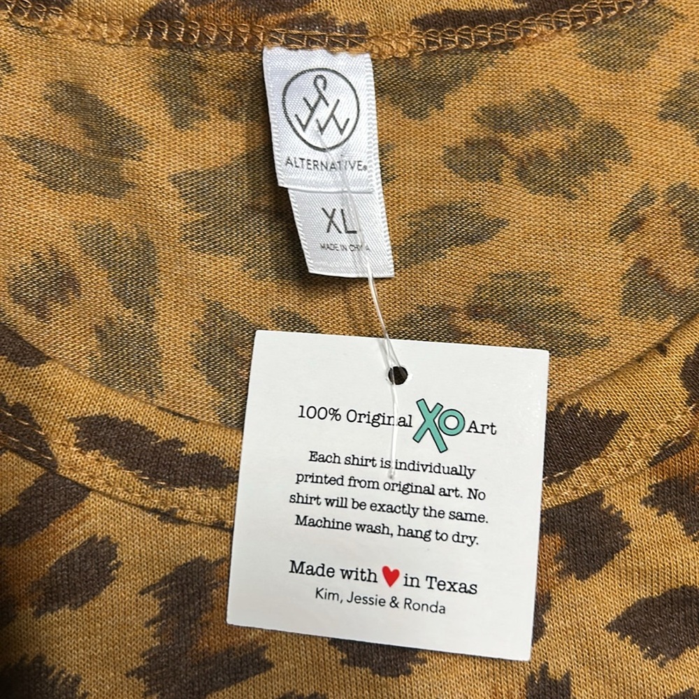 Leopard Print Graphic T Shirt - Picture 4 of 6
